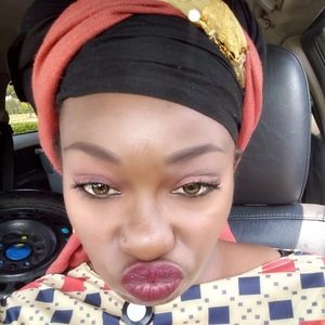 Meet your Posher, Danitra